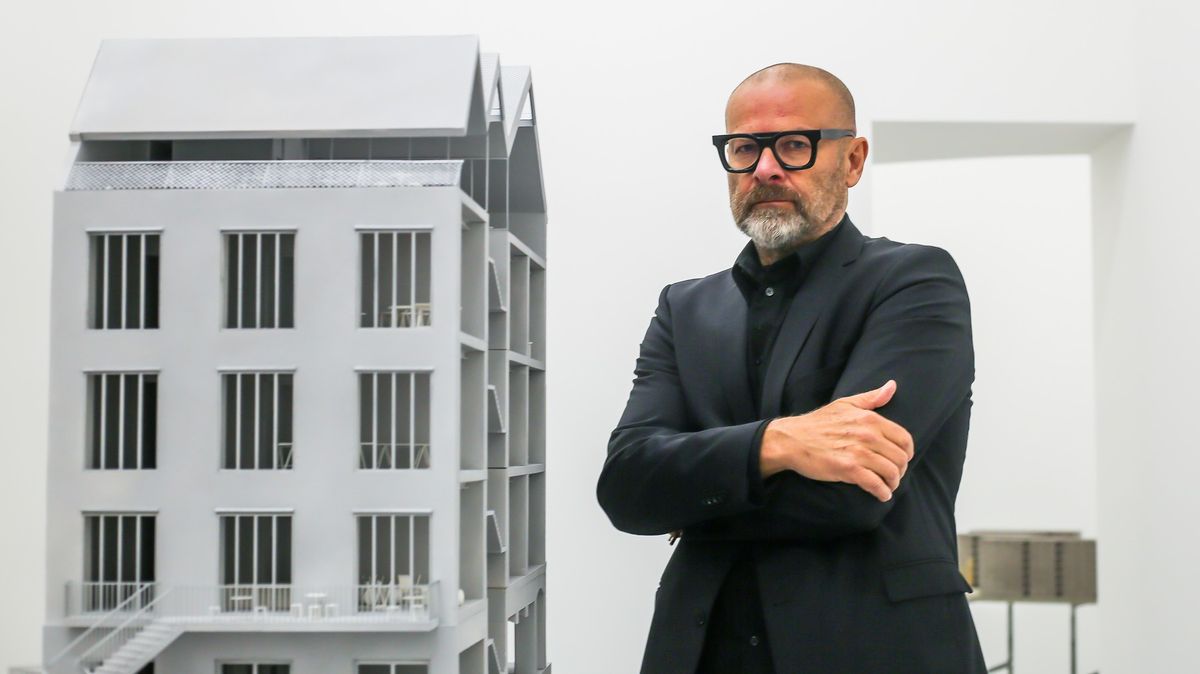 V českobudějovické galerii stojí dům v domě